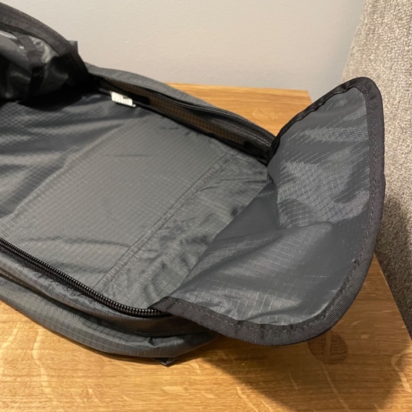 Mountain Equipment Co-op Backpack Lightweight Gray – LIKE NEW - Picture 4 of 14